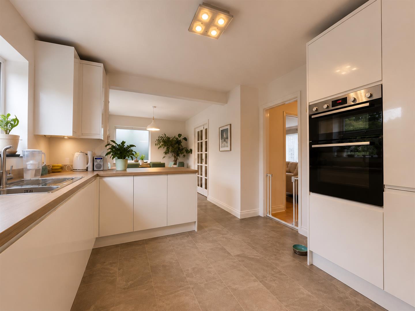 5 bed property in Swayne Rise, Milton Keynes